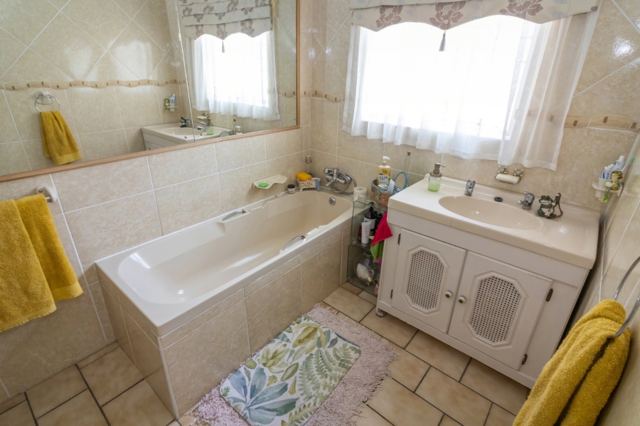 3 Bedroom Property for Sale in Suidrand Free State